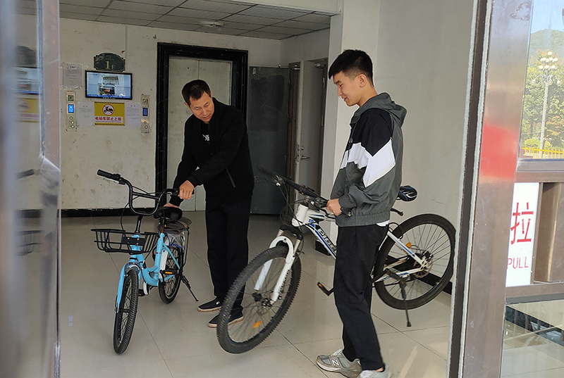 市城投物業(yè)公司深入開(kāi)展&ldquo;我為群眾辦實(shí)事&rdquo; 主題實(shí)踐活動(dòng)